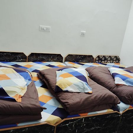 Hotel Narayana Residency Gupta Kāshi Exteriér fotografie